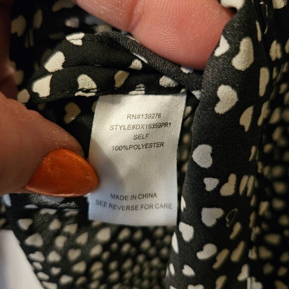 #483-Daniel Rainn- Black w White hearts Button-up Blouse. Sz. 2X - Picture 6 of 12
